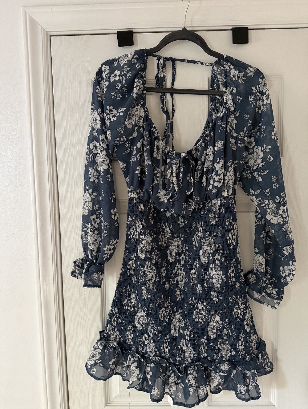Vineyard Vines Navy Blue Floral Long-Sleeve Smocked Dress